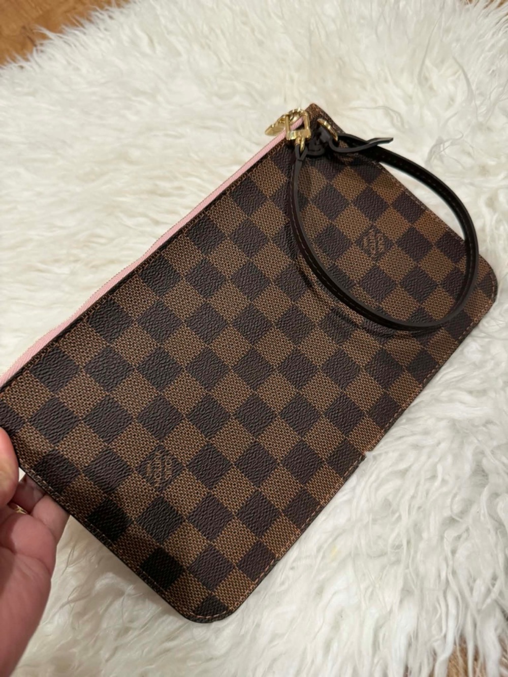 LV Neverfull Pouch in Damier